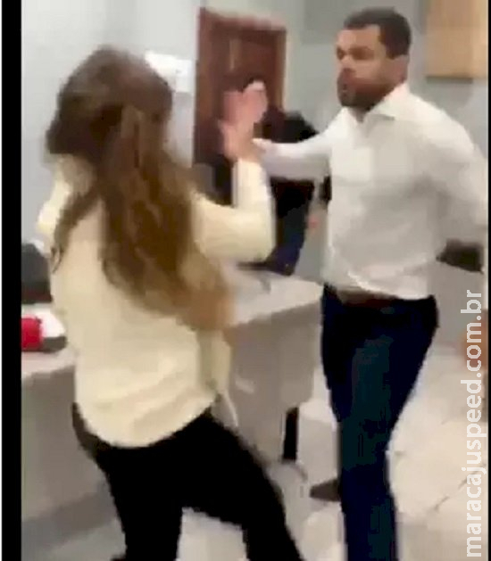 Procurador que espancou a chefe vira réu por tentativa de feminicídio Procurador que espancou a chefe vira réu por tentativa de feminicídio
