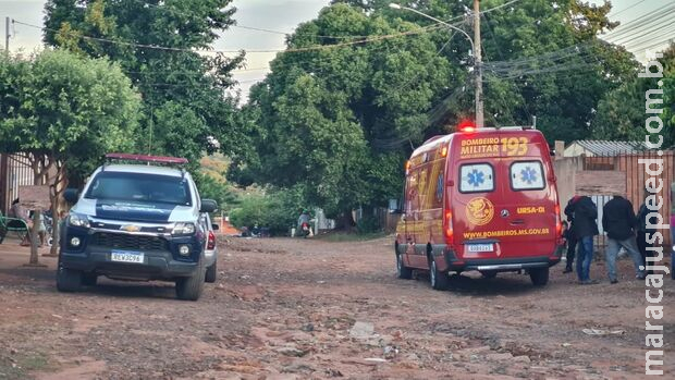 Rapaz tenta atirar contra policiais e morre em campo de futebol de Ribas do Rio Pardo Rapaz tenta atirar contra policiais e morre em campo de futebol de Ribas do Rio Pardo