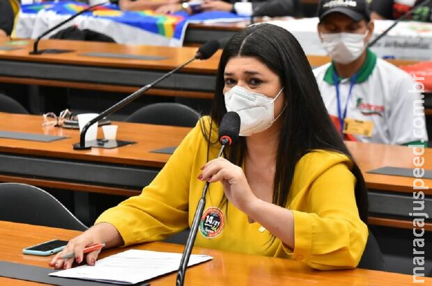 Rose comemora aprovação de proposta que aumenta penas para violência a menores de 14 anos