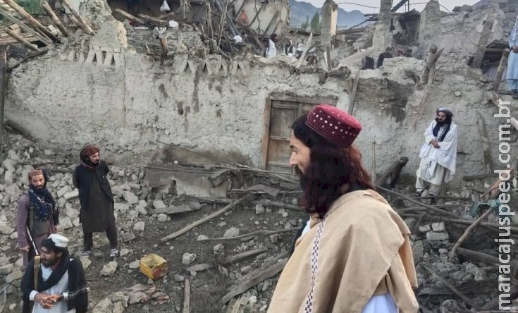 Terremoto deixa mais de mil mortos no Afeganistão; número de feridos vai a 1.500