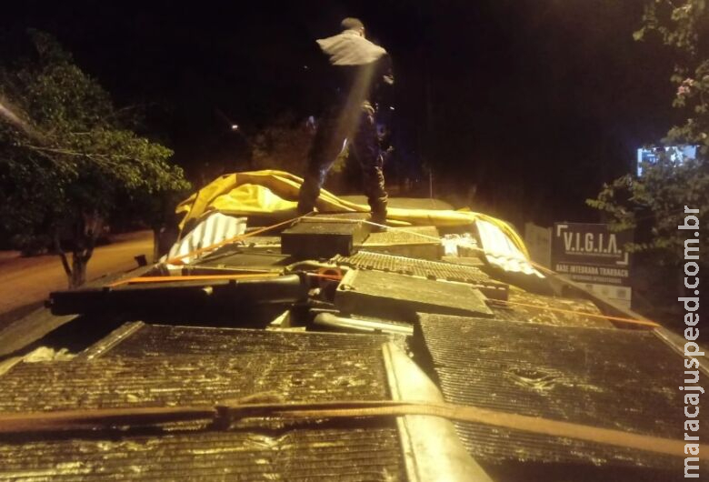 Veículo carregado com mais de 20 toneladas de cobre, ferro e alumínio ilegais é apreendido Veículo carregado com mais de 20 toneladas de cobre, ferro e alumínio ilegais é apreendido