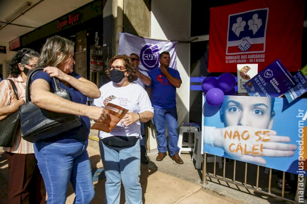 Após saída de presidente da Caixa por assédio, bancários fazem protesto em Campo Grande 