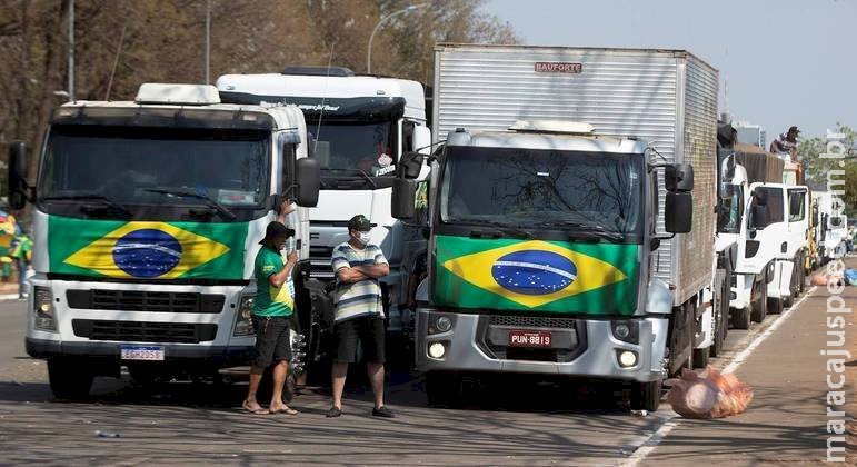 Bolsonaro diz que caminhoneiros serão pagos a partir da 1ª quinzena de agosto