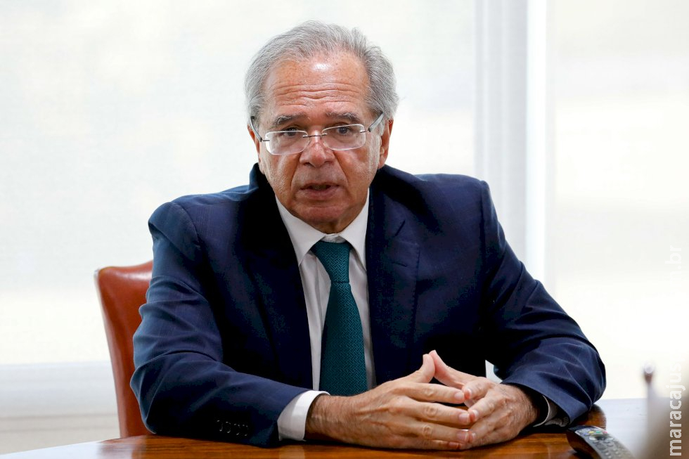 “Brasil vai crescer 2% mesmo com juros mais alto”, diz Guedes 