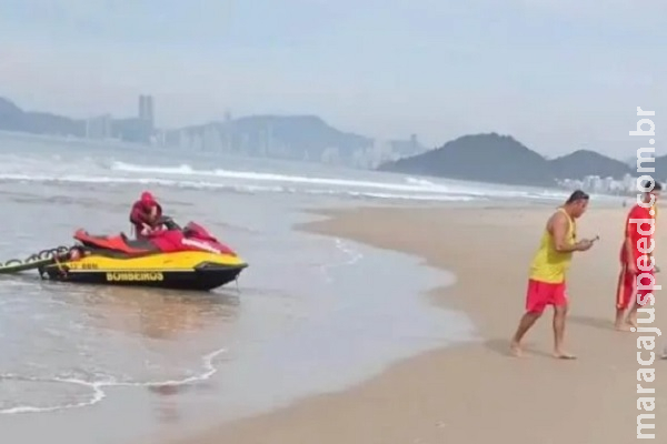 Catarinense é encontrado morto amarrado a pedra em praia Catarinense é encontrado morto amarrado a pedra em praia