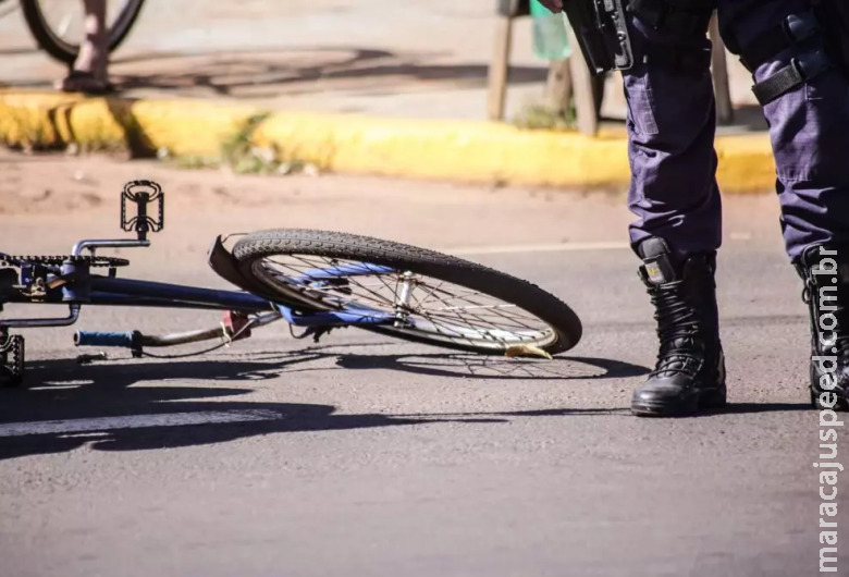 Ciclista morre após ser atropelado por ônibus Ciclista morre após ser atropelado por ônibus