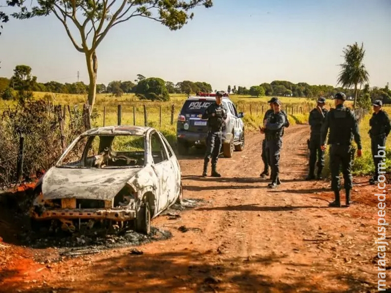 Corpo carbonizado é encontrado dentro de carro em estrada vicinal em Campo Grande Corpo carbonizado é encontrado dentro de carro em estrada vicinal em Campo Grande