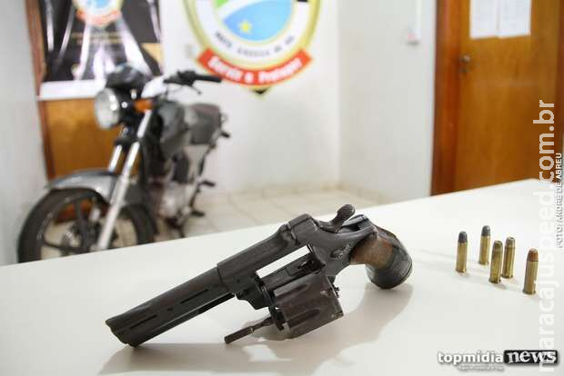 Detento do semiaberto é preso com revólver dentro de ônibus em Campo Grande Detento do semiaberto é preso com revólver dentro de ônibus em Campo Grande