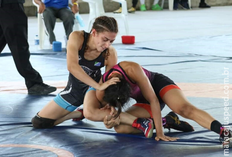 Fundesporte oferece curso gratuito para formação de treinadores de luta olímpica