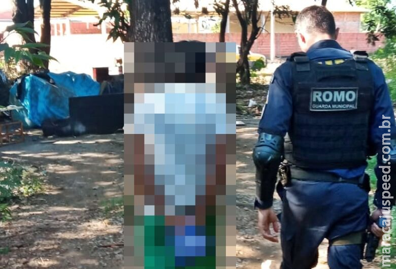 Homem foragido é preso em matinha próximo ao Parque Rego D Homem foragido é preso em matinha próximo ao Parque Rego D
