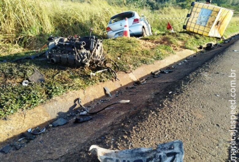 Homem morre após colidir veículo com carreta na BR-163 Homem morre após colidir veículo com carreta na BR-163