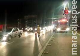 Homem morre atropelado por dois carros ao tentar atravessar rodovia no DF Homem morre atropelado por dois carros ao tentar atravessar rodovia no DF