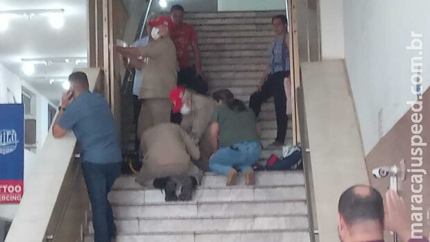 Idoso cai de escada e fica inconsciente no Centro de Campo Grande