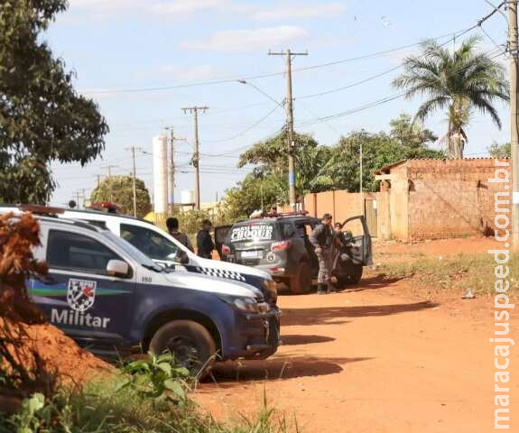 Jovem de 19 anos é executado com vários tiros na cabeça na frente dos pais Jovem de 19 anos é executado com vários tiros na cabeça na frente dos pais