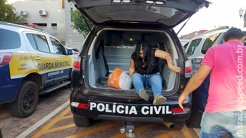 Jovem de 25 anos é presa por tráfico de drogas em Dourados Jovem de 25 anos é presa por tráfico de drogas em Dourados