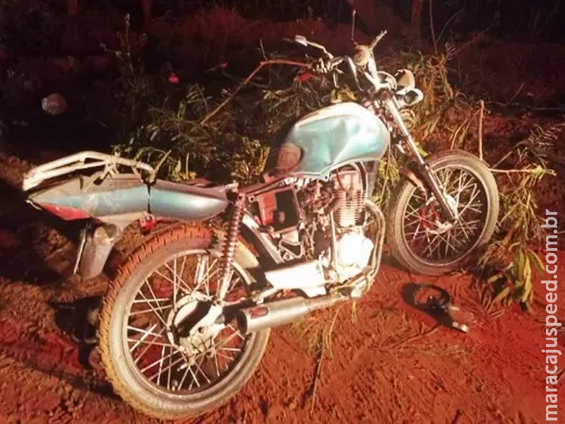 Motociclista bate em galhos de árvore às margens de rodovia e morre em hospital de MS Motociclista bate em galhos de árvore às margens de rodovia e morre em hospital de MS