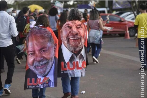 Mulher com camisa do Lula denuncia ameaça de PM: 