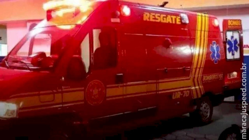 No colo, mãe leva filho de 1 ano até quartel dos bombeiros após criança se afogar com leite em MS No colo, mãe leva filho de 1 ano até quartel dos bombeiros após criança se afogar com leite em MS