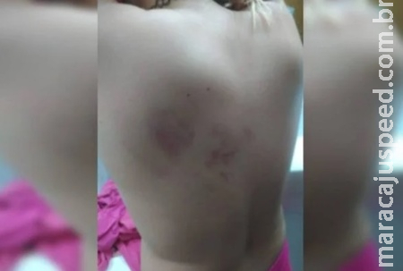 Padrasto flagrado dando surra em crianças se defende: “Cuido com amor” Padrasto flagrado dando surra em crianças se defende: “Cuido com amor”