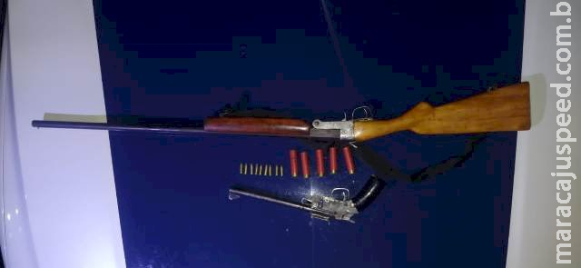PMA surpreende caçadores e apreende rifle, espingarda e munições no município de Caarapó PMA surpreende caçadores e apreende rifle, espingarda e munições no município de Caarapó