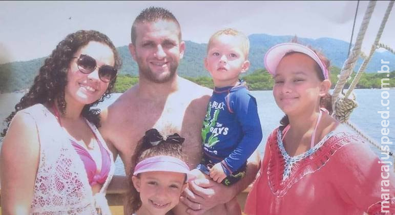 Policial Militar mata seis familiares e depois tira a própria vida no Paraná Policial Militar mata seis familiares e depois tira a própria vida no Paraná