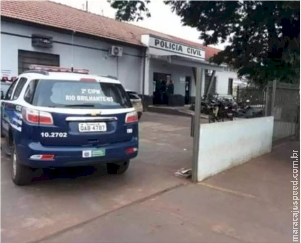 Suspeito é preso após dar garrafada na cabeça de mulher e levar quase R$ 4 mil em Rio Brilhante Suspeito é preso após dar garrafada na cabeça de mulher e levar quase R$ 4 mil em Rio Brilhante