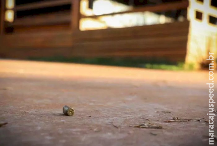 Vítima reage e mata ladrão durante tentativa de assalto em restaurante Vítima reage e mata ladrão durante tentativa de assalto em restaurante