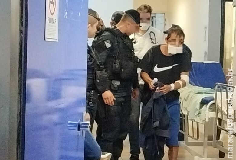 Acusado de raptar a ex e trocar tiros com a polícia tem alta e é levado para delegacia Acusado de raptar a ex e trocar tiros com a polícia tem alta e é levado para delegacia