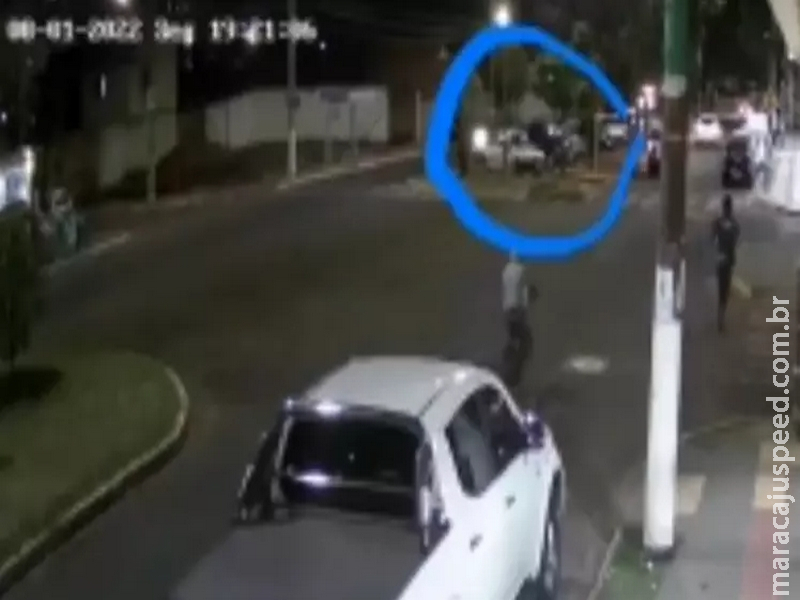 Acusados de sequestrarem motorista na frente de supermercado vão continuar presos Acusados de sequestrarem motorista na frente de supermercado vão continuar presos