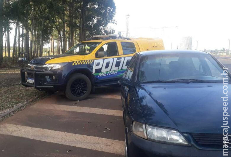 Após perseguição, motorista de carro com maconha é baleado Após perseguição, motorista de carro com maconha é baleado