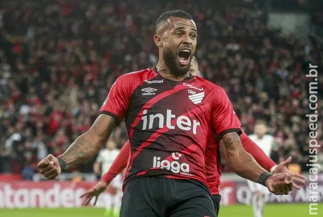 Athletico-PR vence Palmeiras e abre vantagem por final da Libertadores Athletico-PR vence Palmeiras e abre vantagem por final da Libertadores