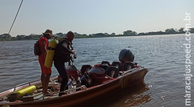 Bombeiros realizam buscas de jovem que desapareceu no rio Paraguai