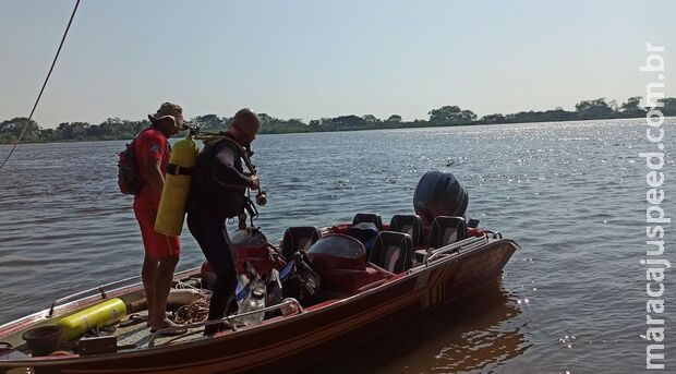 Bombeiros realizam buscas de jovem que desapareceu no rio Paraguai Bombeiros realizam buscas de jovem que desapareceu no rio Paraguai