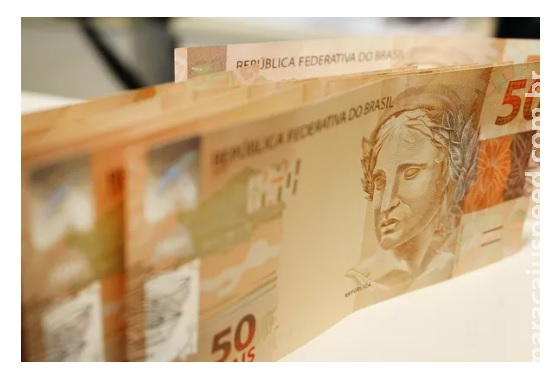 Brasileiros sacam novos pagamentos de auxílio Brasil de R$ 600 e vale-gás nesta sexta-feira Brasileiros sacam novos pagamentos de auxílio Brasil de R$ 600 e vale-gás nesta sexta-feira