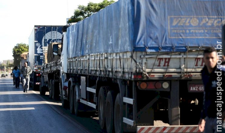 Caixa divulga calendário de pagamentos de auxílio para taxistas e caminhoneiros