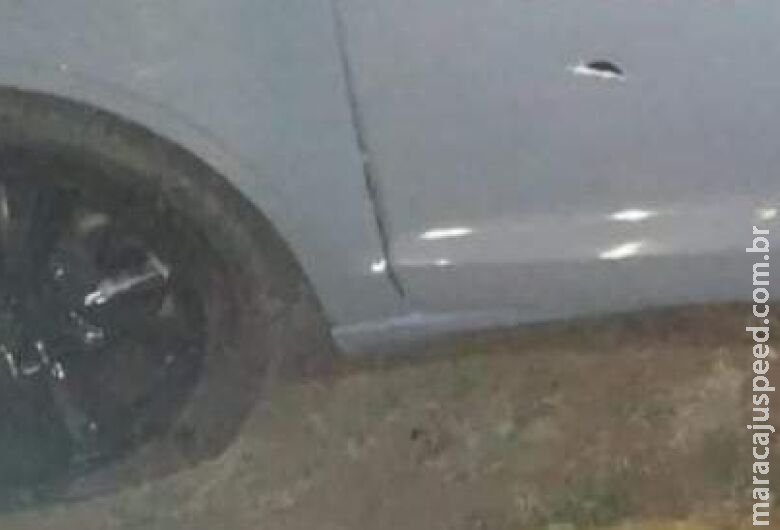 Carro de luxo é atingido por disparos de arma de fogo em Pedro Juan Carro de luxo é atingido por disparos de arma de fogo em Pedro Juan