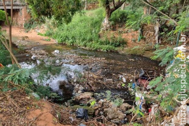 Corpo de mulher é encontrado em canal de água na fronteira Corpo de mulher é encontrado em canal de água na fronteira