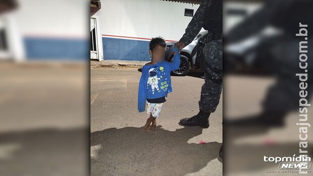 Criança de dois anos é encontrada andando sozinha durante a madrugada no Parque Lageado Criança de dois anos é encontrada andando sozinha durante a madrugada no Parque Lageado
