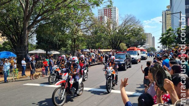 Desfile dos 123 anos de Campo Grande reuniu 15 mil pessoas Desfile dos 123 anos de Campo Grande reuniu 15 mil pessoas