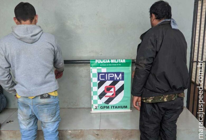 Dois são presos levando drogas em motos Dois são presos levando drogas em motos