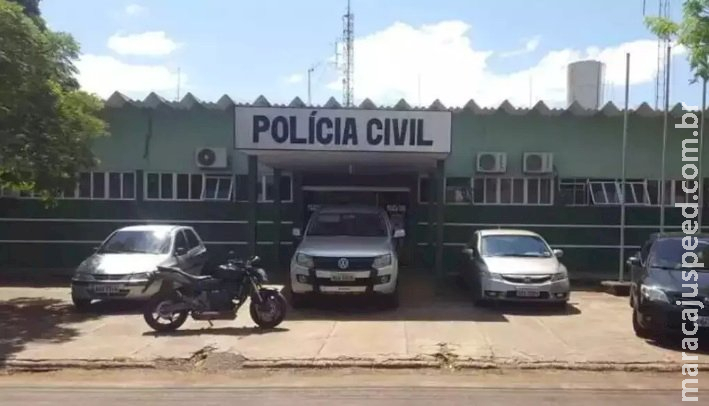 Dupla faz família refém, furta R$ 15 mil por PIX e foge com caminhonete Dupla faz família refém, furta R$ 15 mil por PIX e foge com caminhonete