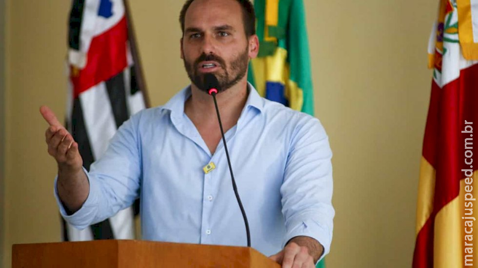 Eduardo Bolsonaro contesta Datafolha e convida Lula para "festa do peão" Eduardo Bolsonaro contesta Datafolha e convida Lula para "festa do peão"