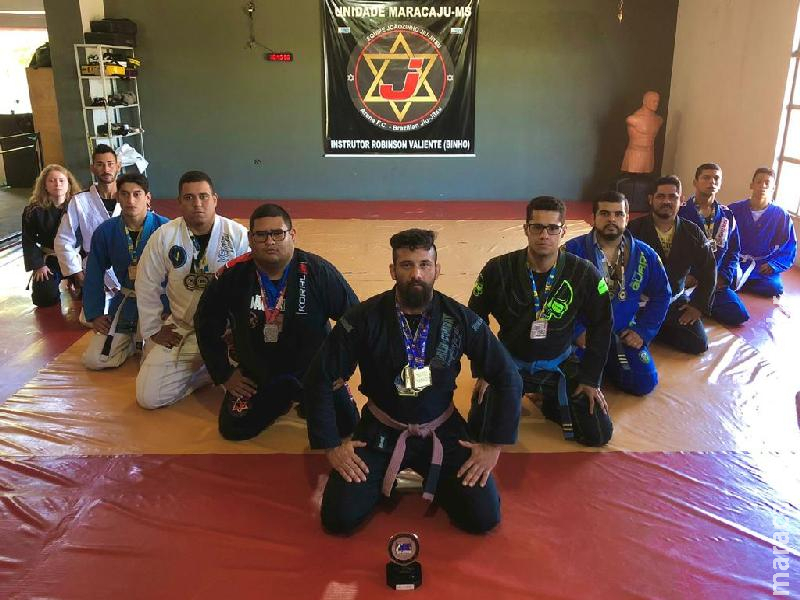 Equipe maracajuense de Jiu-Jitsu participa de GP de Nova Alvorada do Sul, e cinco atletas conquistam medalhas