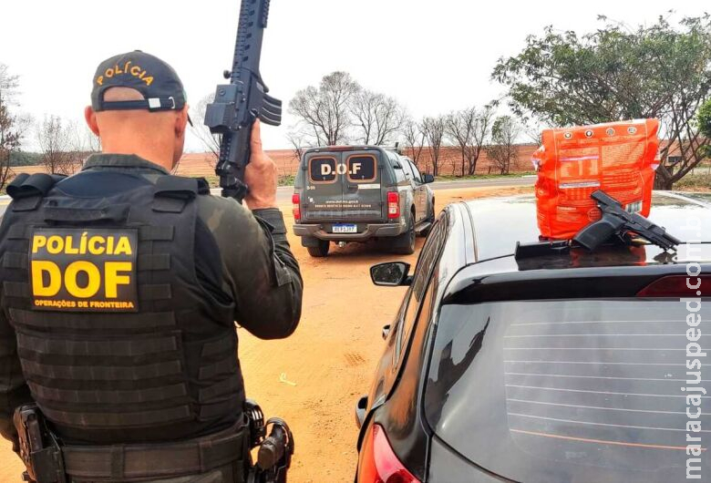 Foragido é preso com pistola escondida em ração para cachorro Foragido é preso com pistola escondida em ração para cachorro