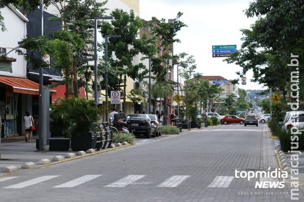 Funcionária é agredida por mulheres que furtavam loja no centro de Campo Grande Funcionária é agredida por mulheres que furtavam loja no centro de Campo Grande