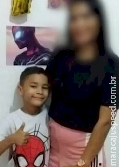 Homem é preso sob suspeita de matar enteado de 8 anos e atacar ex-mulher grávida Homem é preso sob suspeita de matar enteado de 8 anos e atacar ex-mulher grávida