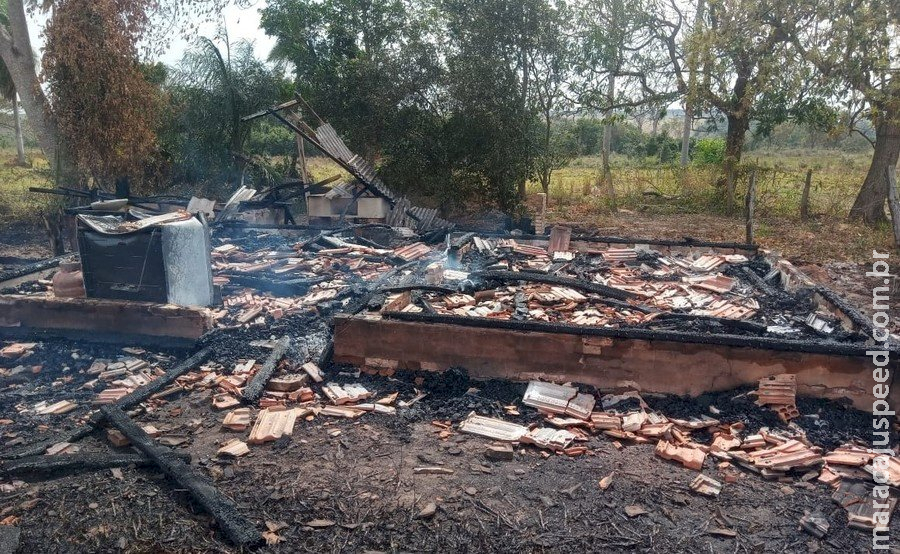 Idoso que morreu carbonizado em incêndio tinha 65 anos