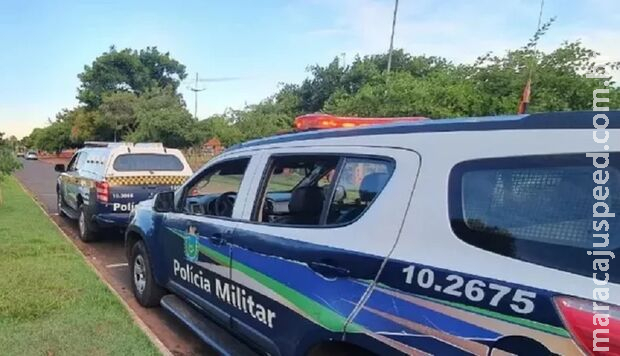 Irmão surta ao ver TV desligada e agride irmã com capacete e vassoura em MS Irmão surta ao ver TV desligada e agride irmã com capacete e vassoura em MS