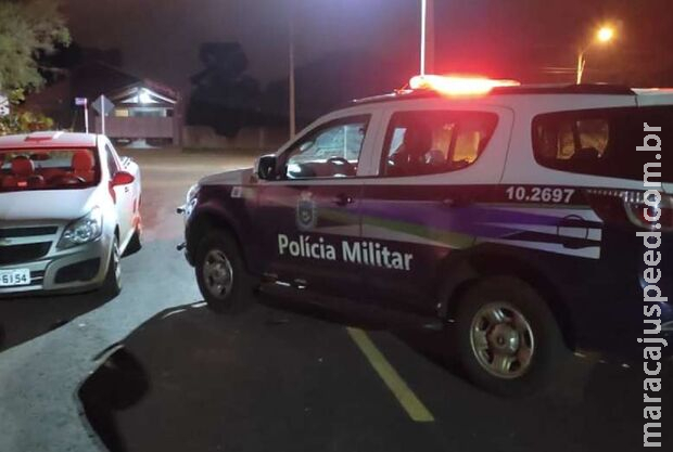 Jovens invadem residência e mantêm casal em cárcere privado em Naviraí Jovens invadem residência e mantêm casal em cárcere privado em Naviraí