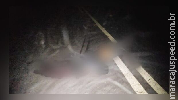 Ônibus atropela e mata homem deitado ao lado da bicicleta durante neblina Ônibus atropela e mata homem deitado ao lado da bicicleta durante neblina